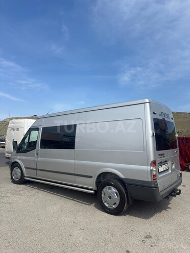 Ford Transit-3