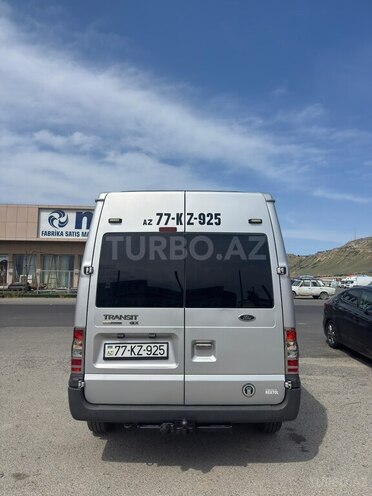 Ford Transit-4