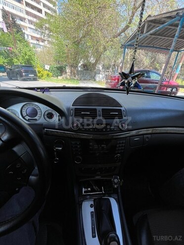 Mercedes E 220-10
