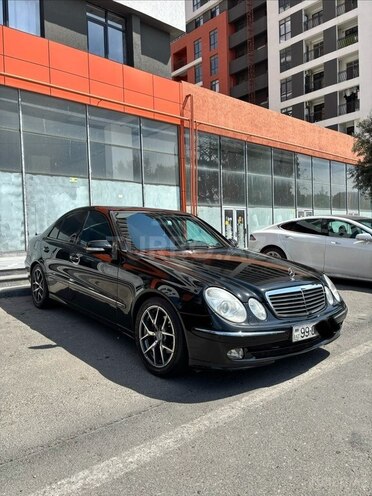 Mercedes E 220-1