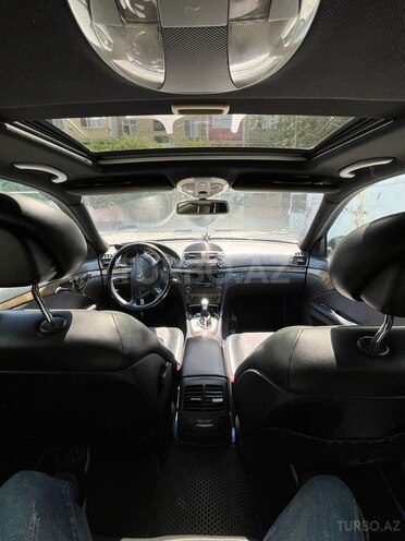 Mercedes E 220-12
