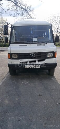 Mercedes 208 D-1