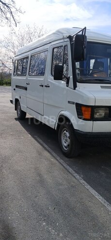 Mercedes 208 D-2