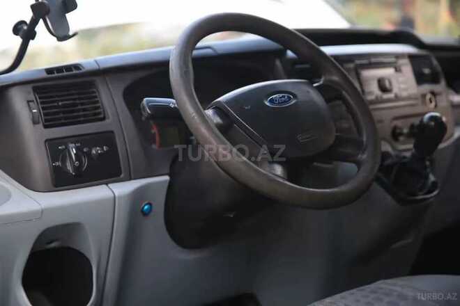 Ford Transit-2