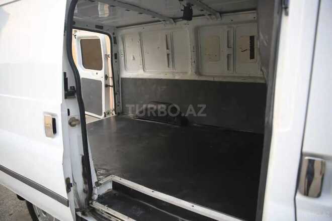 Ford Transit-3
