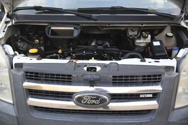 Ford Transit-5