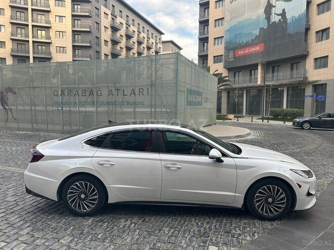 Hyundai Sonata-4