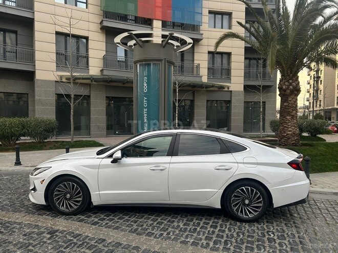 Hyundai Sonata-5