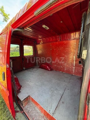 Ford Transit-11