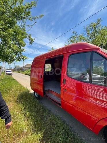 Ford Transit-10