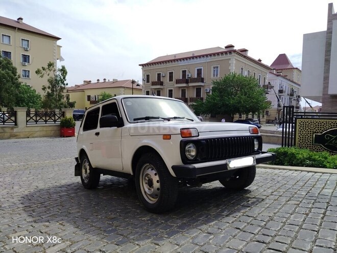 LADA (VAZ) Niva-8