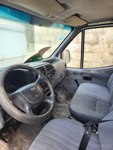 Ford Transit-2