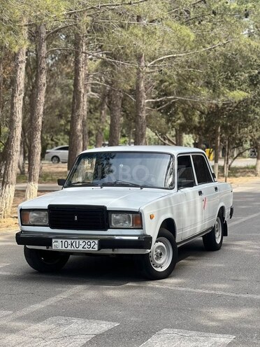 LADA (VAZ) 2107-1