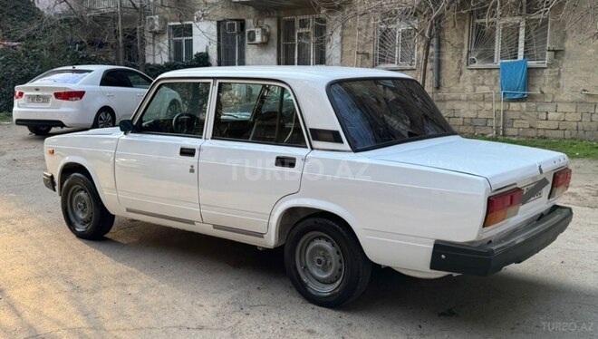 LADA (VAZ) 2107-2