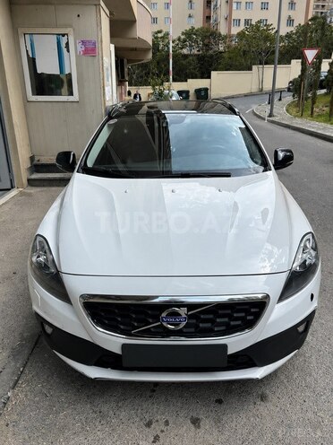 Volvo V40-1