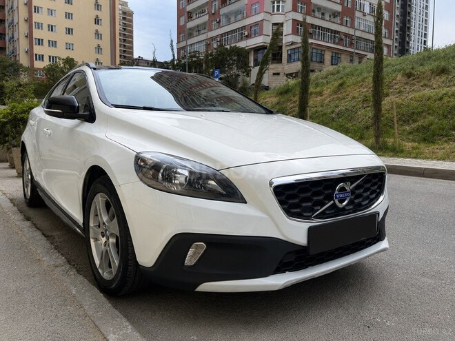 Volvo V40-3