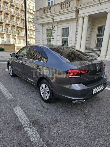 Volkswagen Polo-4