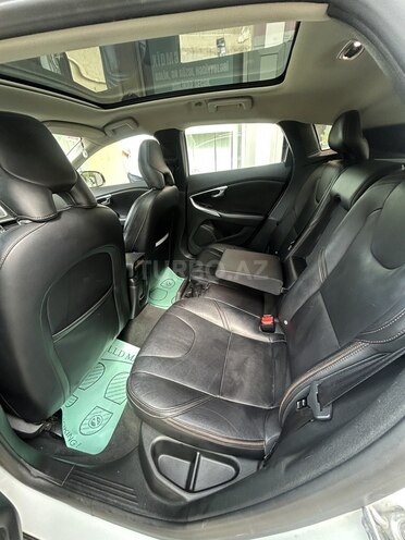 Volvo V40-8