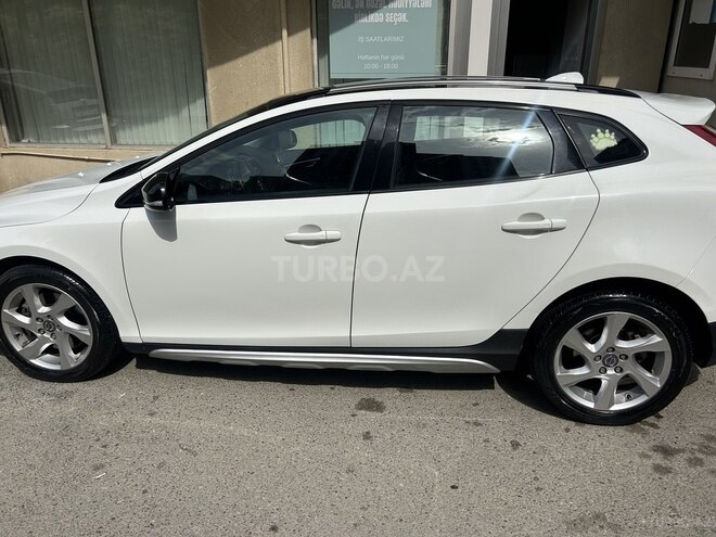 Volvo V40-4