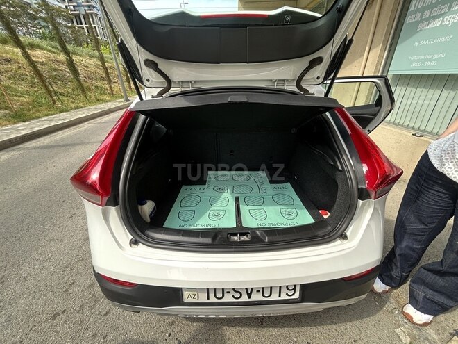 Volvo V40-6