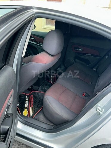 Chevrolet Cruze-8