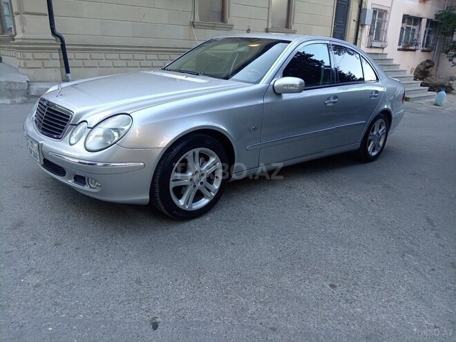Mercedes E 240-17