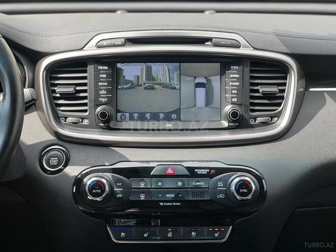 Kia Sorento-29