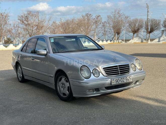 Mercedes E 200-1