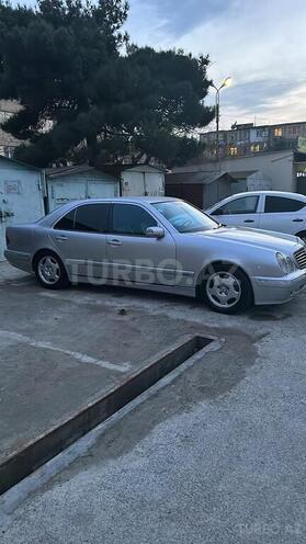 Mercedes E 200-4