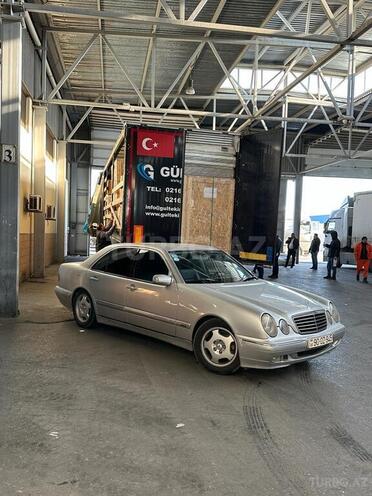 Mercedes E 200-17