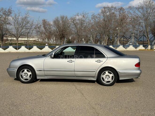 Mercedes E 200-13