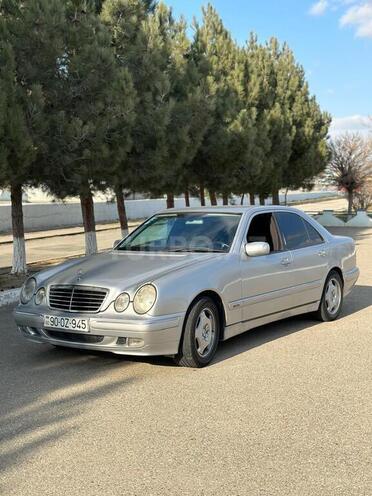 Mercedes E 200-3