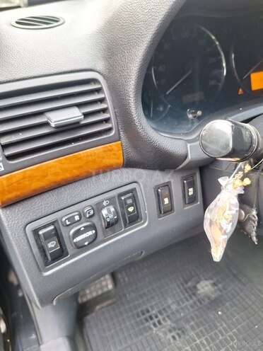 Toyota Avensis-14