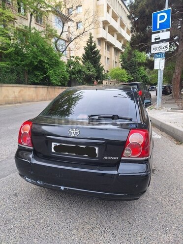 Toyota Avensis-10