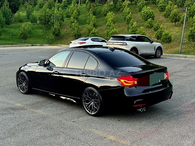 BMW 330-2