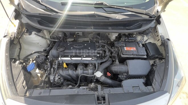 Kia Rio-12
