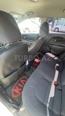 Kia Rio-10