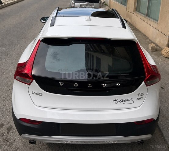 Volvo V40-13