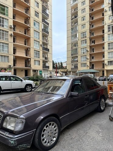 Mercedes 280 E-4