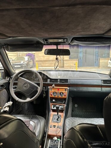 Mercedes 280 E-5