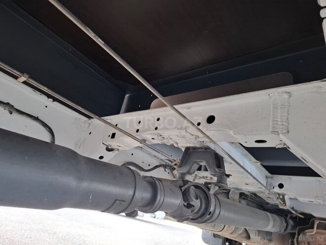 Ford Transit-9