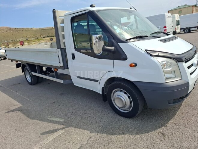 Ford Transit-4