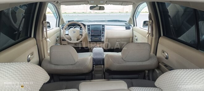 Nissan Tiida-5