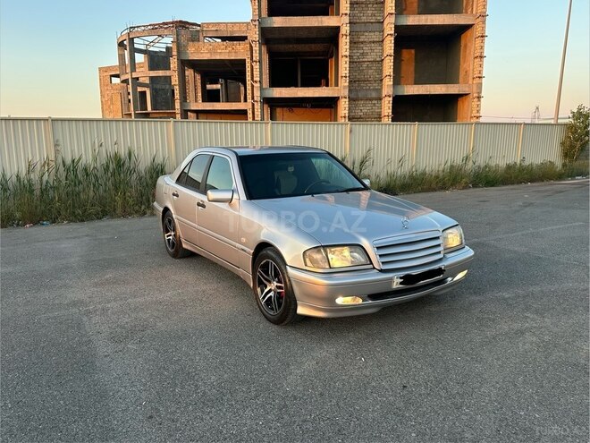 Mercedes C 200-1