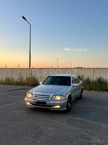 Mercedes C 200-4