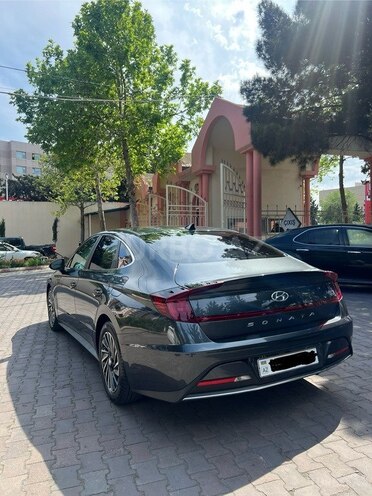 Hyundai Sonata-8