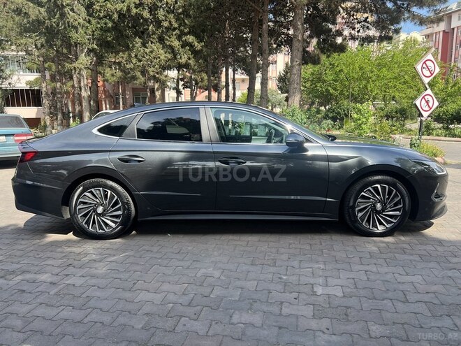 Hyundai Sonata-5