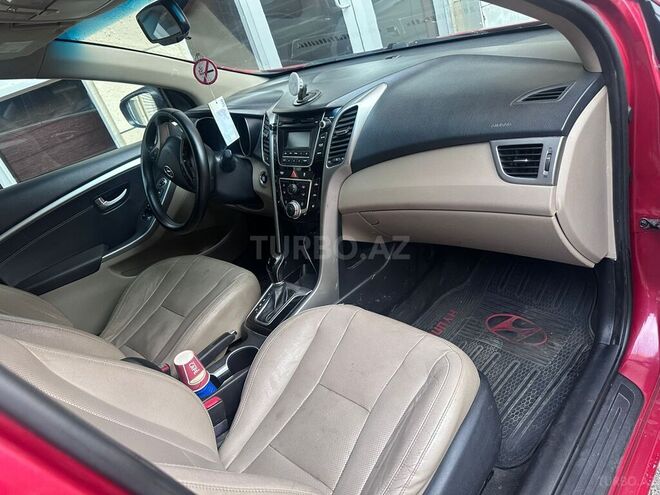 Hyundai Elantra-4