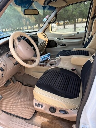 Lincoln Navigator-5