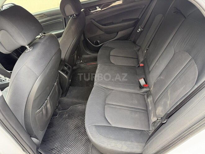 Hyundai Sonata-4